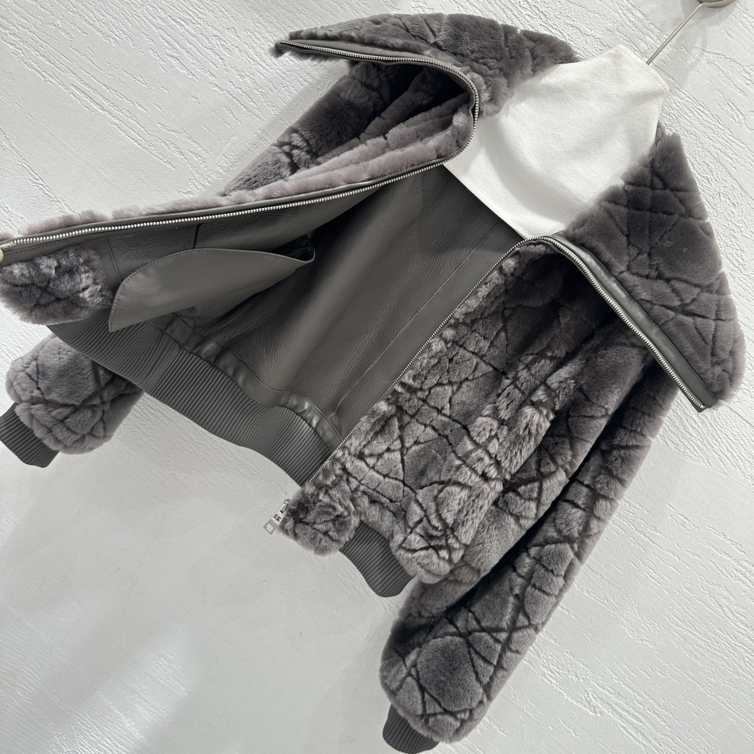 Dior Lamb Shearling Teddy Jacket - Oversized Collar, Diamond Quilted 8 cmp i1757579851789 6864 0 7
