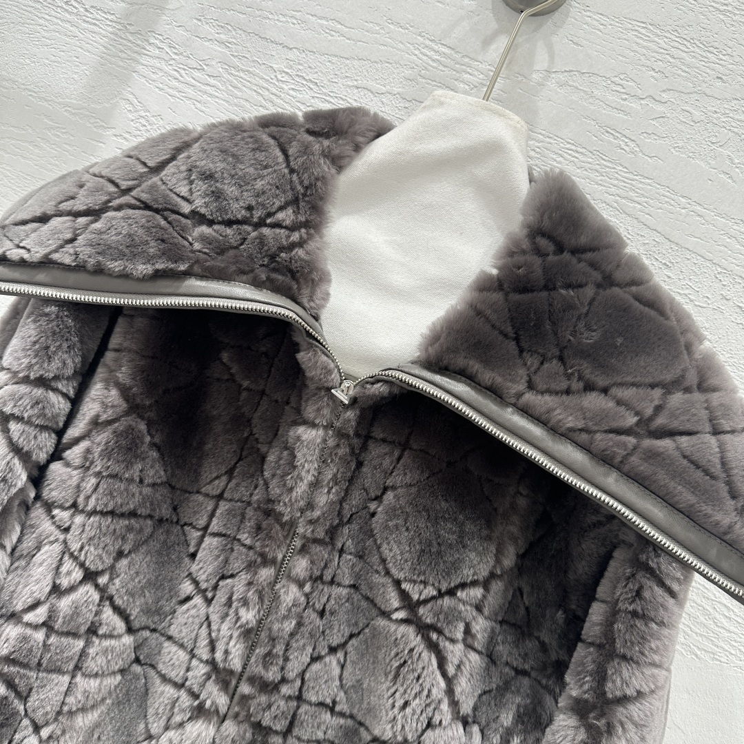 Dior Lamb Shearling Teddy Jacket - Oversized Collar, Diamond Quilted 2 cmp i1757579851808 6884 0 1