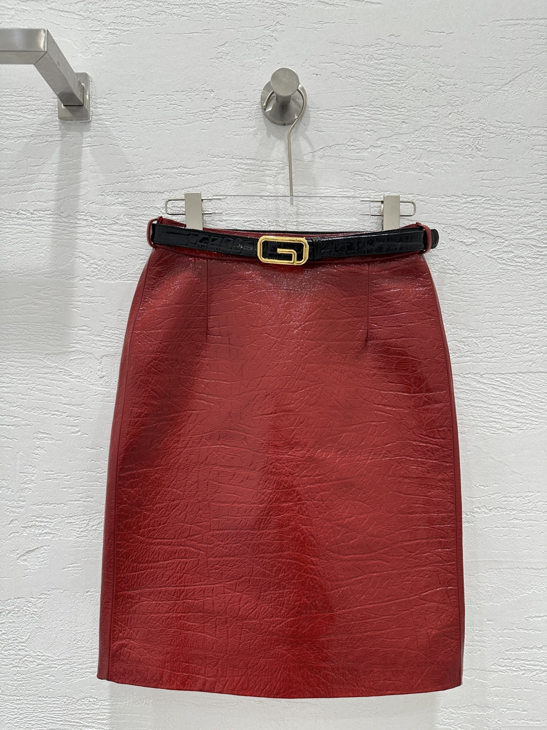 NO:689237,The exclusive first release of high-end original quality Guc*i26 early spring new product imported top-grade lambskin slim-fitting hip-hugging long skirt!  Imported lambskin, original customized rear slit design, high-end fashionable style item!  The goddess with both A and sassy temperament has a huge upper body and looks slim!  The three-dimensional silhouette is versatile and not picky. The perfect workmanship quality depends on the details. Four colors S-XL. M size bust 64, hip 88, skirt length 55., Gucci-clothing, gucci, gucci, skirts, sheepskin,19860909独家首发高端原单品质Guc*i26早春新品 进口顶级小羊皮修身包臀长半裙！进口小羊皮,原版定制后开叉设计高级时髦气质单品！又A又飒气质女神上身巨显瘦！立体裁版型百搭不挑人.完美做工品质看细节.四色S-XL. M码胸围64,臀围88,裙长55.,古驰-服装,gucci,gucci,skirts,sheepskin,,Women's clothing