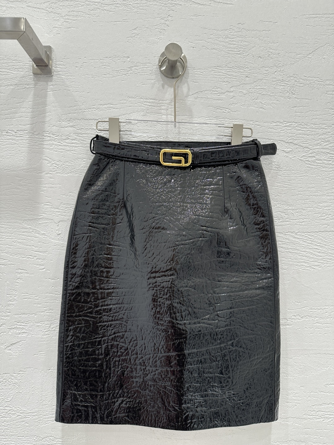 NO:689239,The exclusive first release of high-end original quality Guc*i26 early spring new product imported top-grade lambskin slim-fitting hip-hugging long skirt!  Imported lambskin, original customized rear slit design, high-end fashionable style item!  The goddess with both A and sassy temperament has a huge upper body and looks slim!  The three-dimensional silhouette is versatile and not picky. The perfect workmanship quality depends on the details. Four colors S-XL. M size bust 64, hip 88, skirt length 55., Gucci-clothing, gucci, gucci, skirts, sheepskin,19860909独家首发高端原单品质Guc*i26早春新品 进口顶级小羊皮修身包臀长半裙！进口小羊皮,原版定制后开叉设计高级时髦气质单品！又A又飒气质女神上身巨显瘦！立体裁版型百搭不挑人.完美做工品质看细节.四色S-XL. M码胸围64,臀围88,裙长55.,古驰-服装,gucci,gucci,skirts,sheepskin,,Women's clothing