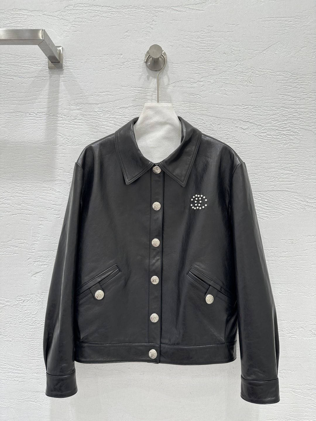 NO:868007,M size bust 106, shoulder width 47, sleeve length 58, dress length 60.,Chanel-clothing,chanel,19860909M码胸围106,肩宽47,袖长58,衣长60.,香奈儿-服装,chanel,,Women's clothing
