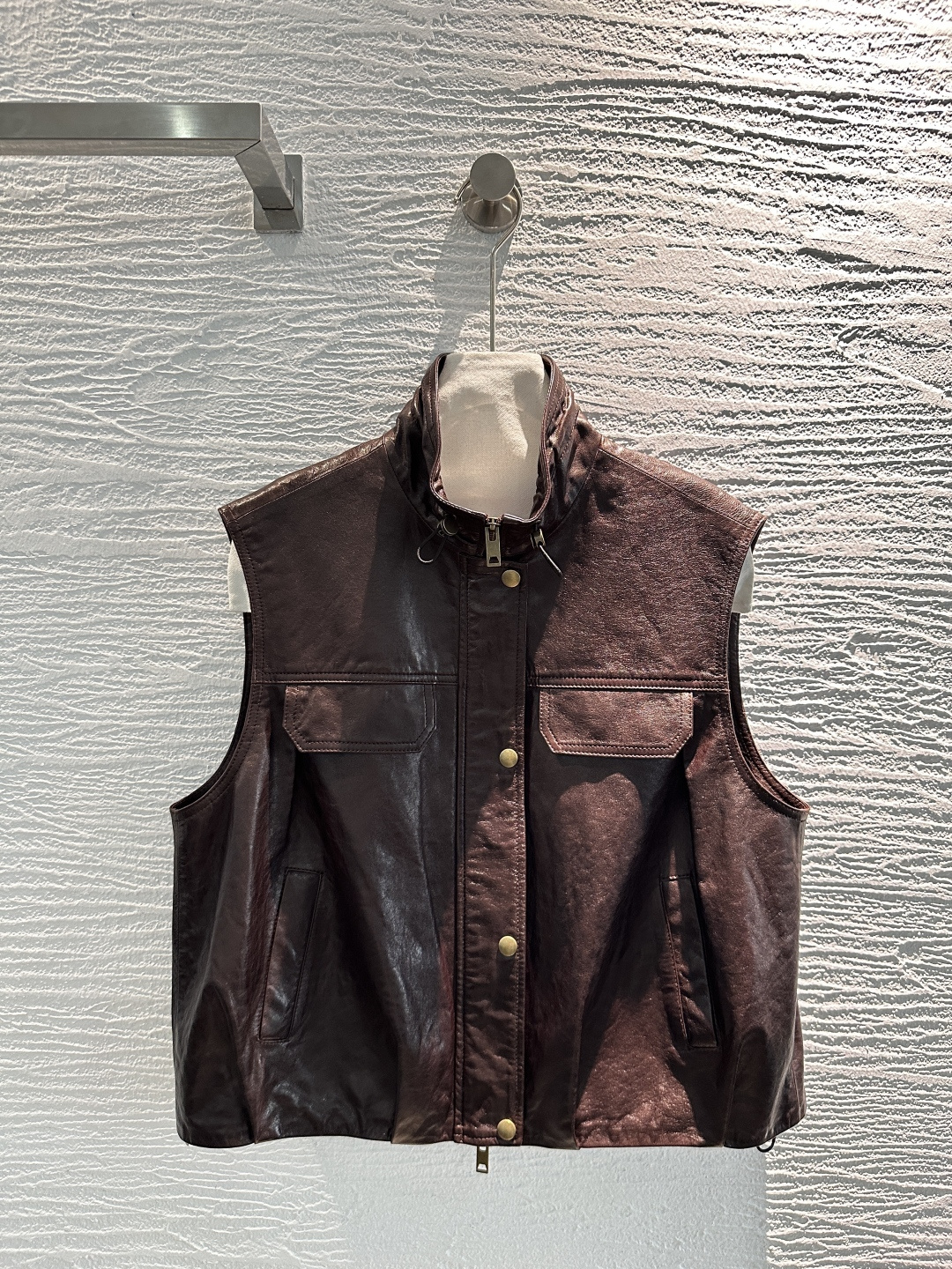 NO:929421,The exclusive first release of high-quality TheR*w new autumn and winter products, high-quality sheepskin jackets and vests!  Original customized top-grade imported vegetable-tanned lambskin!  The leather is thick and delicate!  The original 3D three-dimensional tailoring looks simple and super heavy-duty!  Fashionable and handsome, casual and lazy style, perfect fit and sexy upper body!  Perfect workmanship quality depends on the details!  Two colors S-XL..00, women's clothing, jackets & coats, sheepskin,19860909独家首发高端品质TheR*w秋冬新品 高质感穿搭绵羊皮夹克马甲！原版定制顶级进口植鞣小羊皮！皮质肉感厚实细腻！原版3D立体剪裁看似简单版型超重工！时髦又帅气的随性慵懒风,完美版型上身又A又飒！完美做工品质看细节！两色S-XL..00,女装,jackets & coats,sheepskin,,Women's clothing