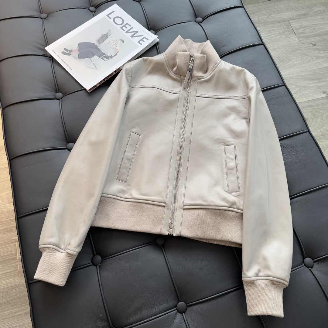 NO:900421,Exclusive first release of original quality Bc old money style top lambskin short stand collar jacket!  Imported New Zealand sheepskin, classic short double zipper ribbed waist design, high fashion and handsome!  The upper body looks slim!  The three-dimensional cutting version is versatile and not picky. The perfect workmanship quality depends on the details!  Three colors S-XL. .00, women's clothing, jackets & coats, jackets & coats, sheepskin,19860909独家首发原单品质Bc老钱风穿搭顶级小羊皮短款立领夹克外套！进口新西兰绵羊皮,经典短款双开拉链罗纹收腰设计高级时髦又帅气！上身巨显瘦！立体裁剪版型百搭不挑人.完美做工品质看细节！三色S-XL. .00,女装,jackets & coats,jackets & coats,sheepskin,,Women's clothing