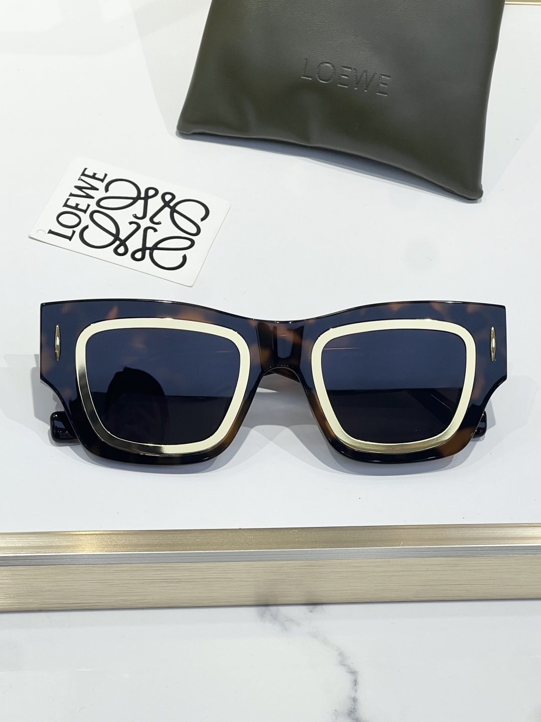 
LOEW*王一博同款墨镜🔥 
MODEL：LW40168i
SIZE：   53口17- 145
