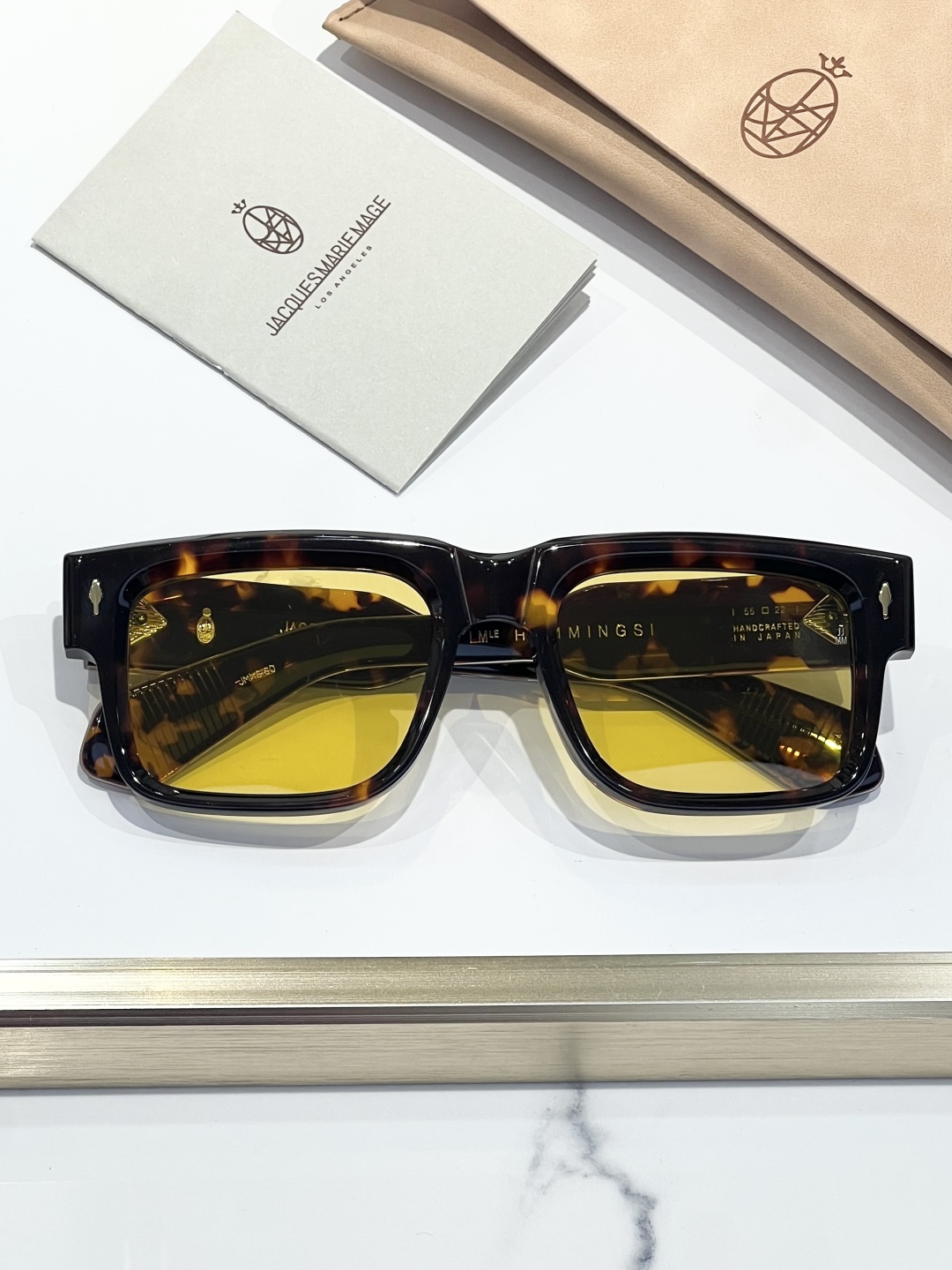    变色
JACQUES MARIE MAGE  日本手工眼镜 镜框採用上厚達 10mm的板材打造出復