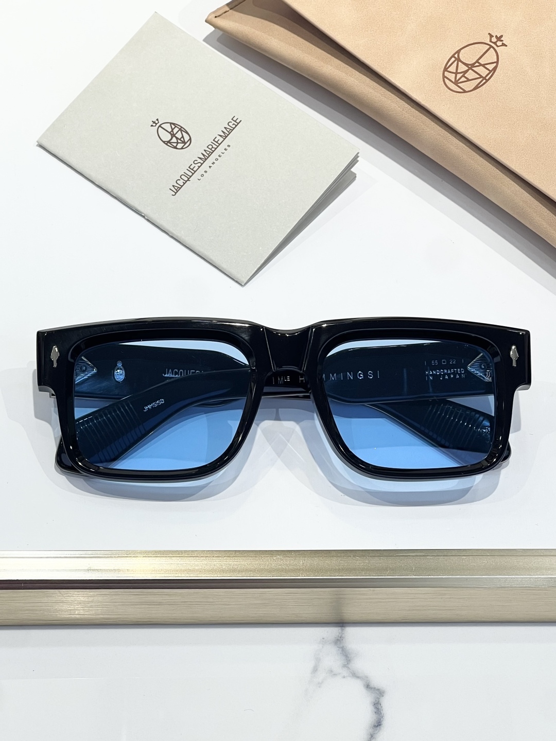    变色
JACQUES MARIE MAGE  日本手工眼镜 镜框採用上厚達 10mm的板材打造出復