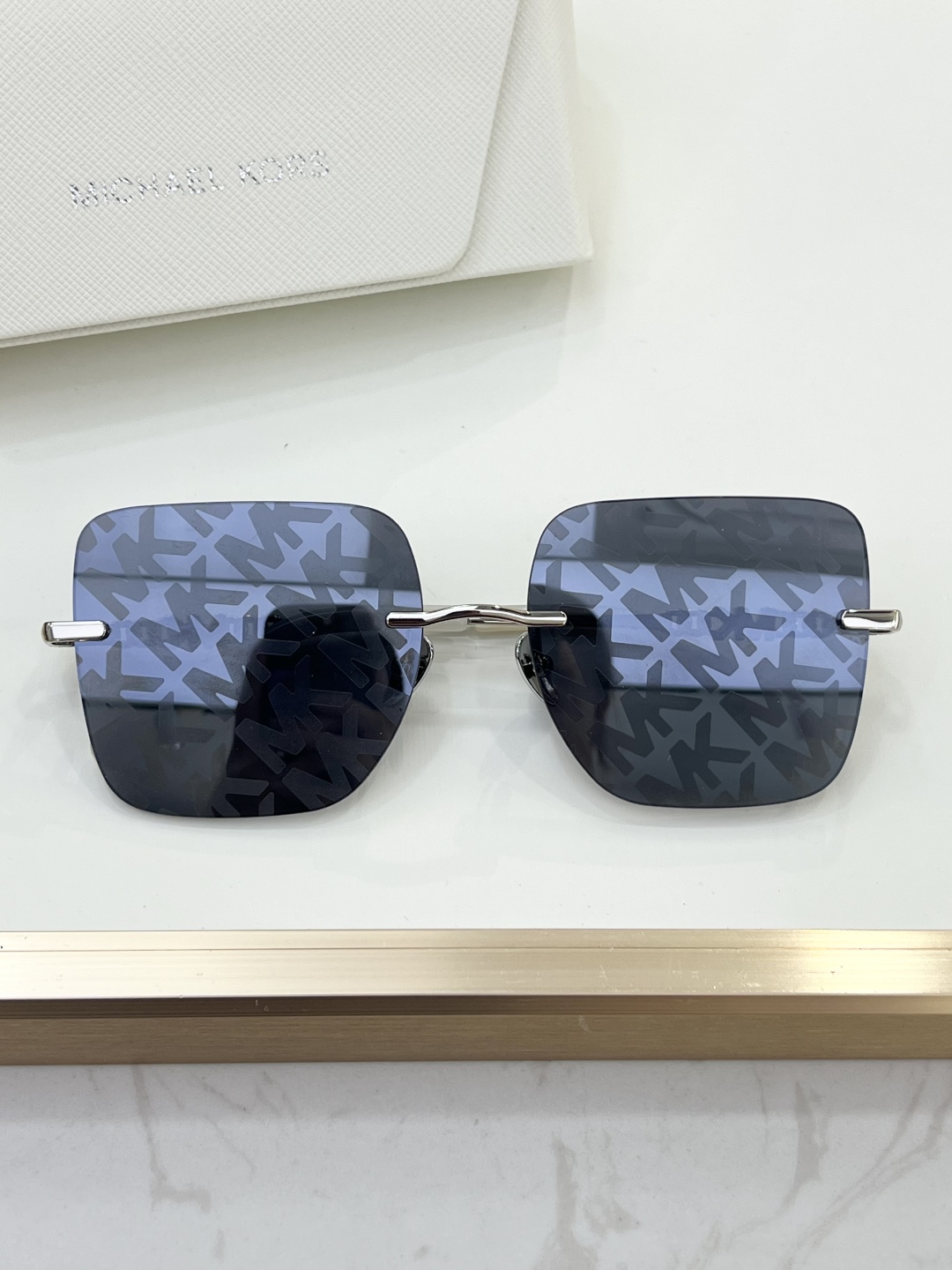 
MICHAEL KORS
MOD：MK1150
Size：57口17-140🐮
