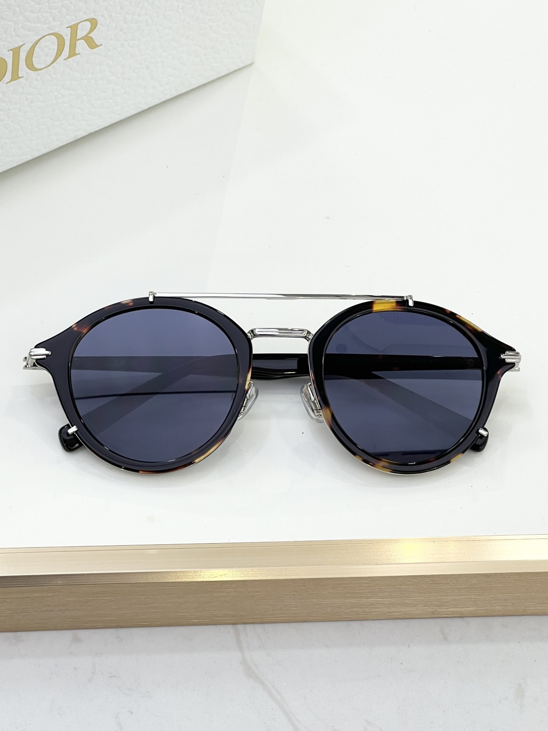 
DIO*
MOD：DiorBlackSuit R7U
Size：50口23 145🐦
