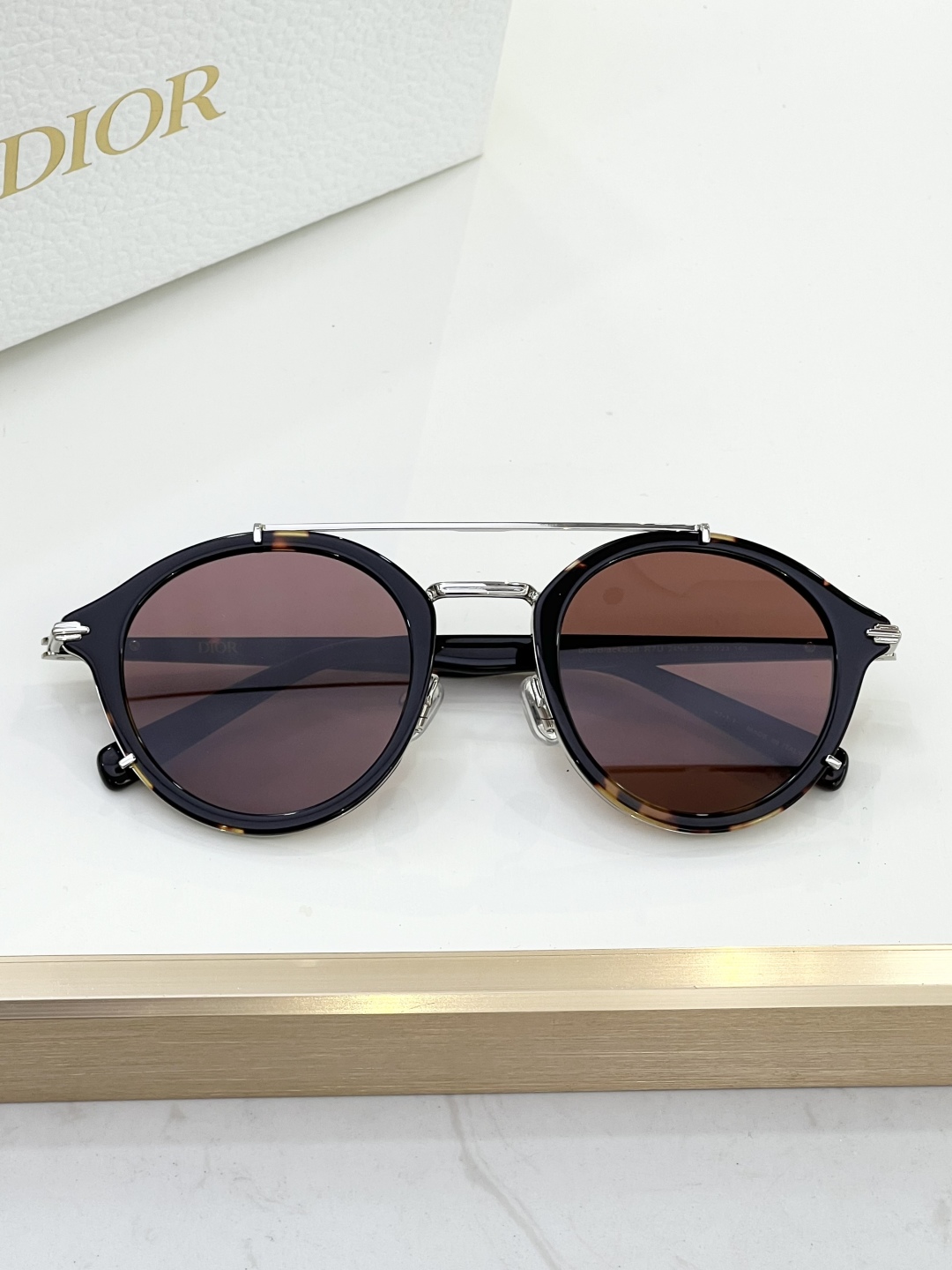 
DIO*
MOD：DiorBlackSuit R7U
Size：50口23 145🐦
