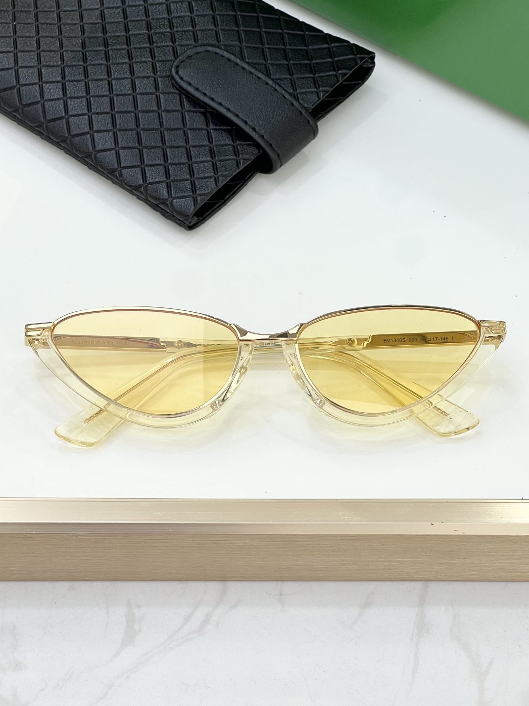 
BOTTEGA VENETA 
MODELBV1346S
SIZE：56口17-145🦉
金属猫眼镜框