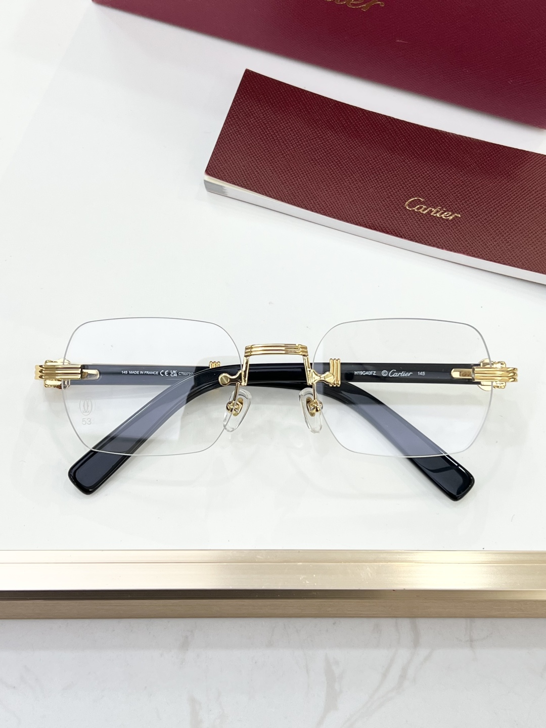 
Cartie*无框木腿 宋佳同款
非凡精湛工艺
MODELct0377O
SIZE：53口21-145