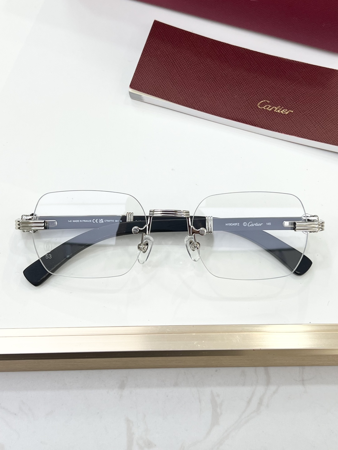 
Cartie*无框木腿 宋佳同款
非凡精湛工艺
MODELct0377O
SIZE：53口21-145