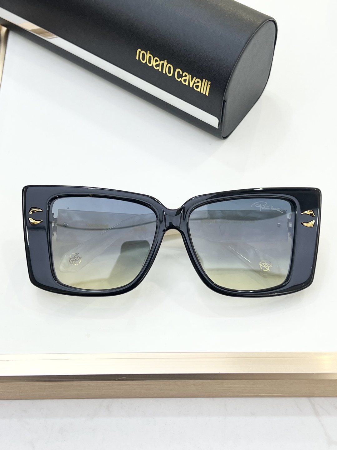 
Roberto Cavalie*
MODEL：SRC056M
SIZE：54口19-145🐵
