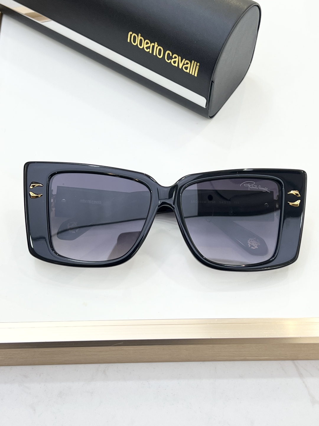 
Roberto Cavalie*
MODEL：SRC056M
SIZE：54口19-145🐵
