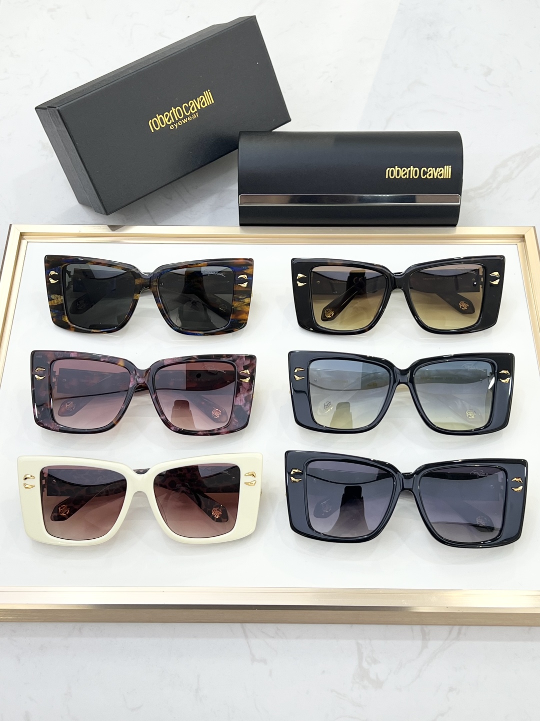 
Roberto Cavalie*
MODEL：SRC056M
SIZE：54口19-145🐵

