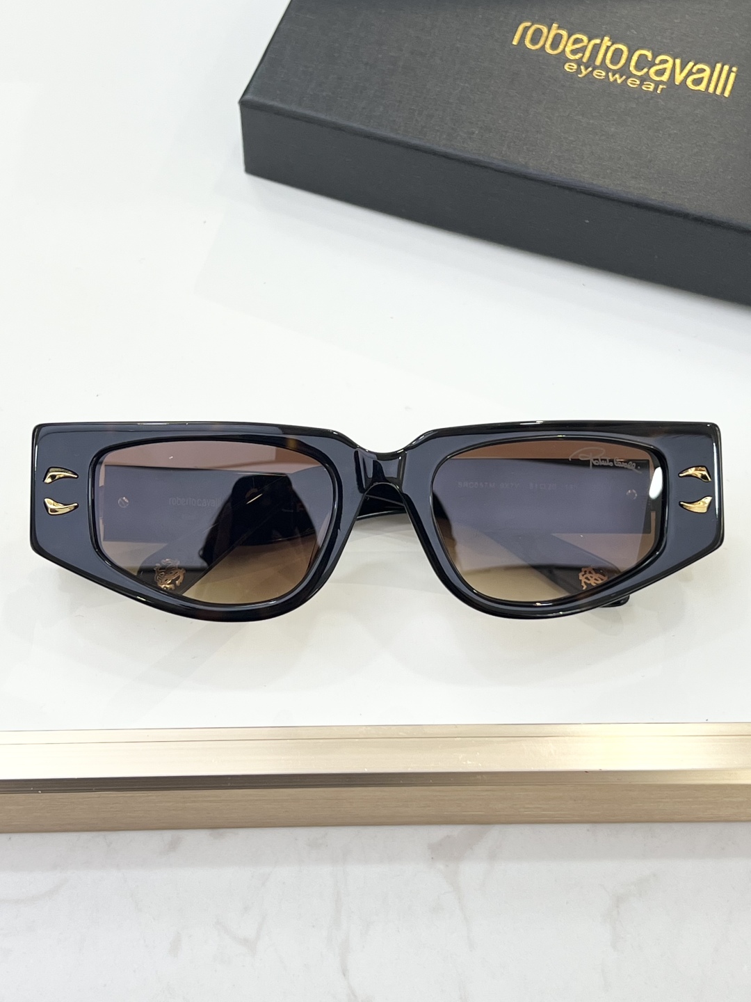 
Roberto Cavalie*
MODEL：SRC057M
SIZE：54口19-145🐵
