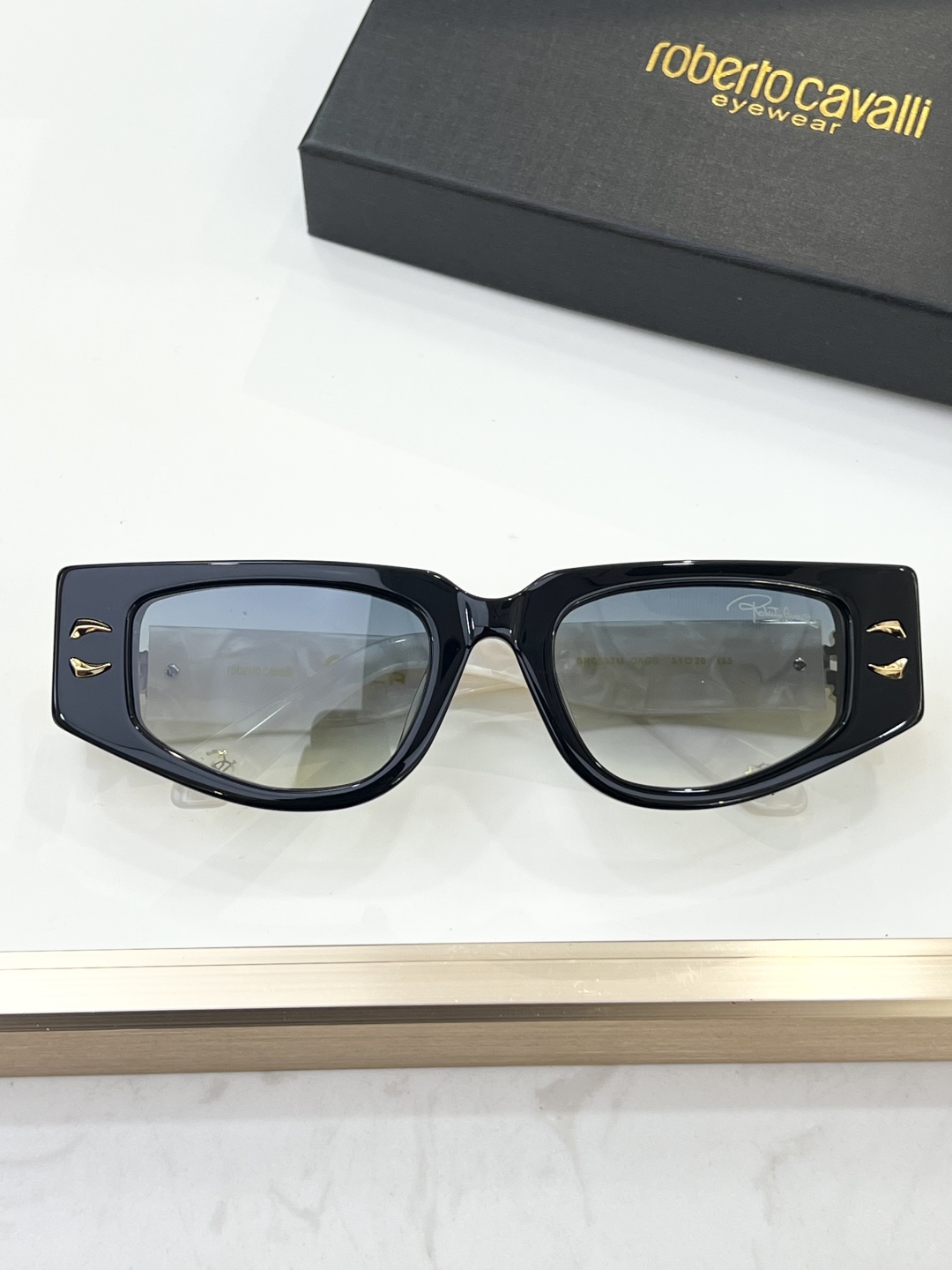 
Roberto Cavalie*
MODEL：SRC057M
SIZE：54口19-145🐵
