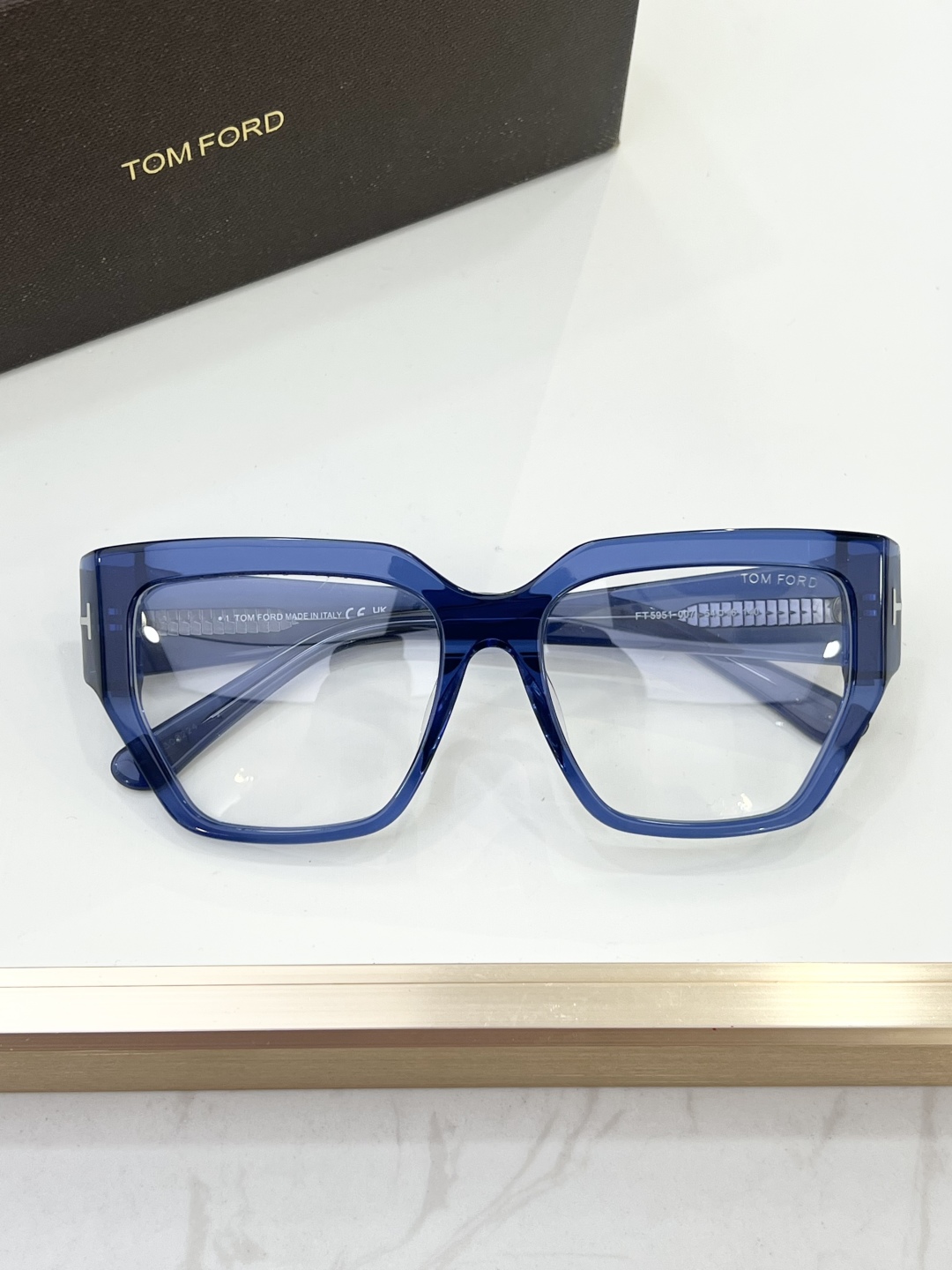 
TOM FOR*
MODEL：FT5951
SIZE：54口16-140🐻‍❄️
 