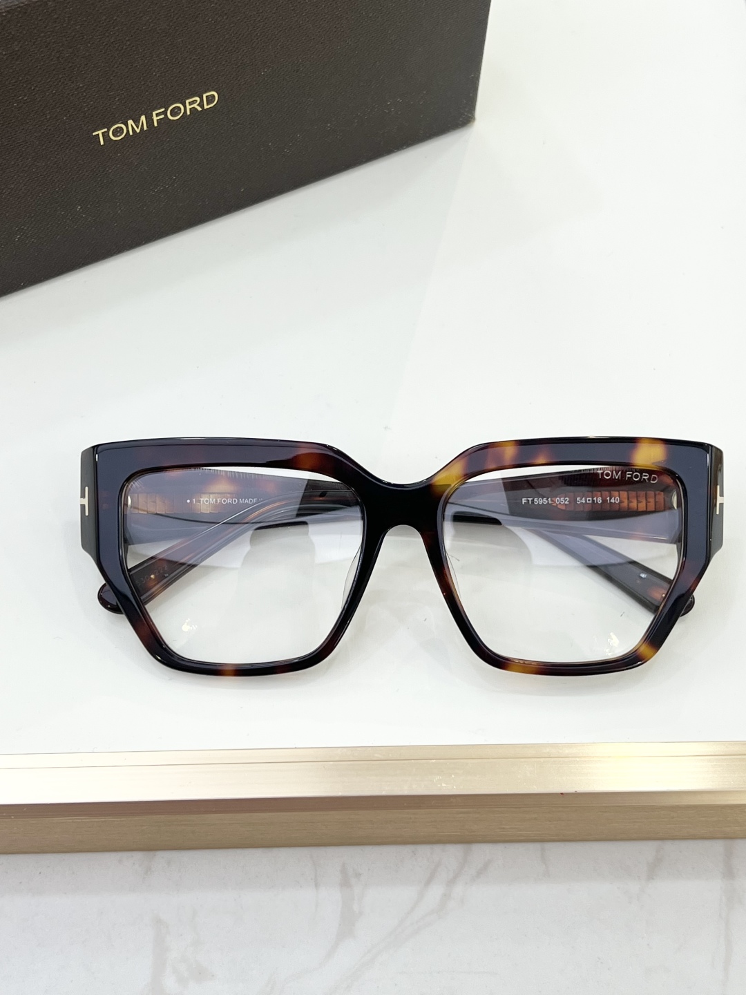 
TOM FOR*
MODEL：FT5951
SIZE：54口16-140🐻‍❄️
 