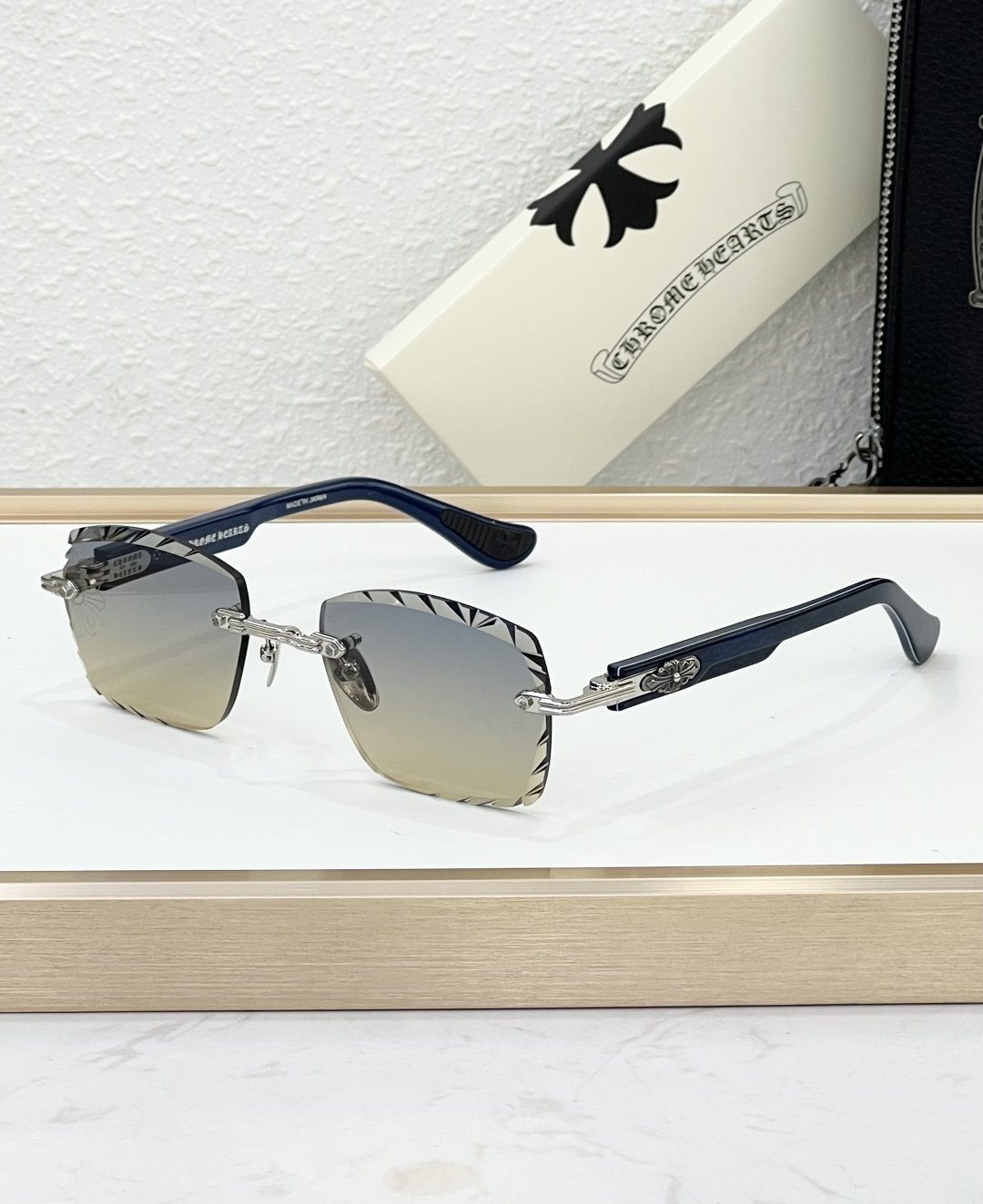 
Chrome Heart*
MODEL：DEEP VI
SIZE：55口21-145🐺
