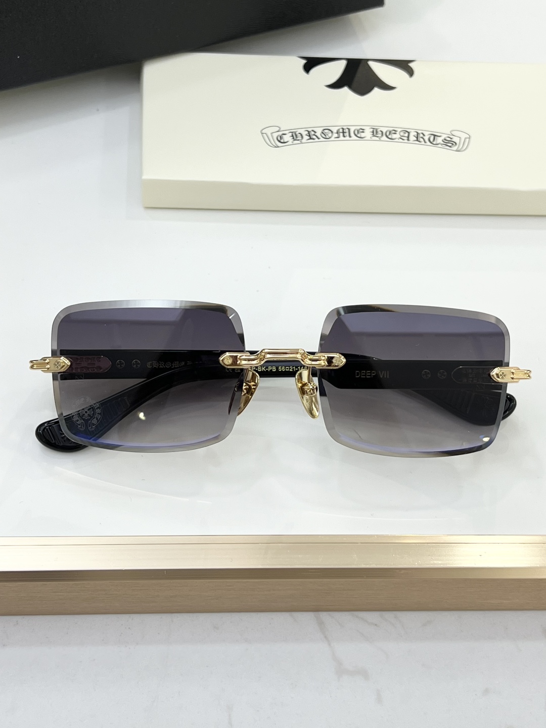 
Chrome Heart*
Mod ：DEEP VII
Size：56口21-146🐺
