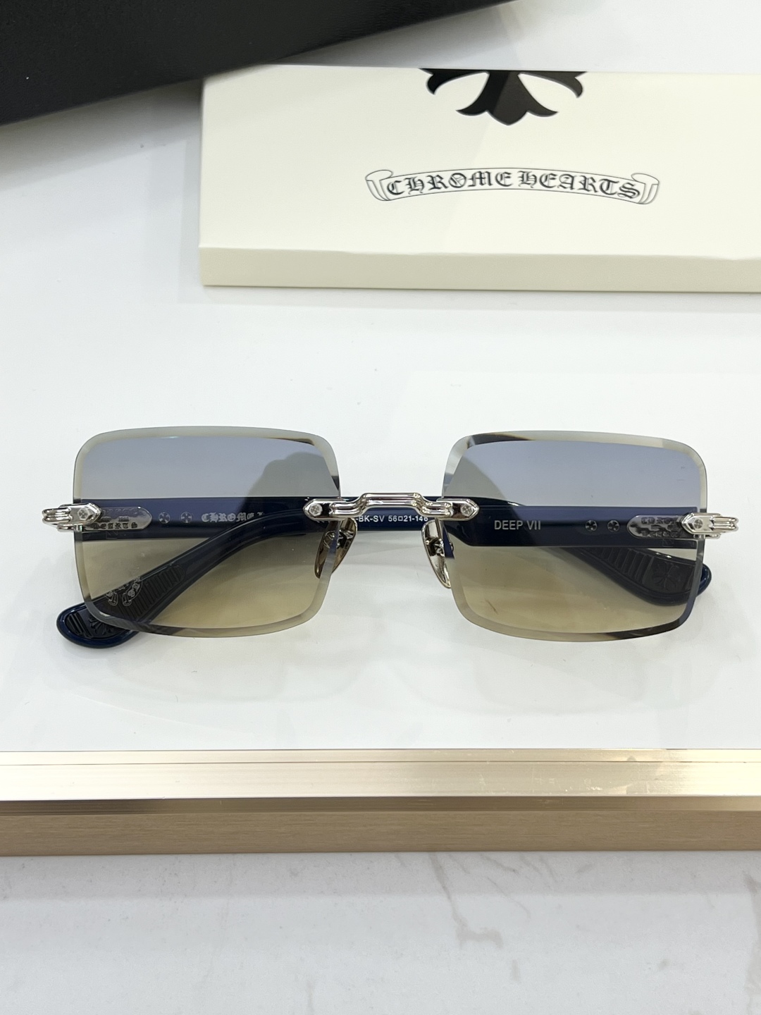 
Chrome Heart*
Mod ：DEEP VII
Size：56口21-146🐺
