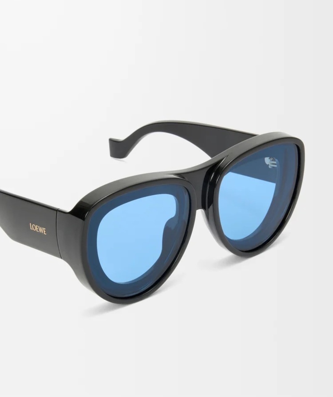 。LOEWE
TOP QUALITY
MODEL：LW40170U
SIZE：  61 口16- 140