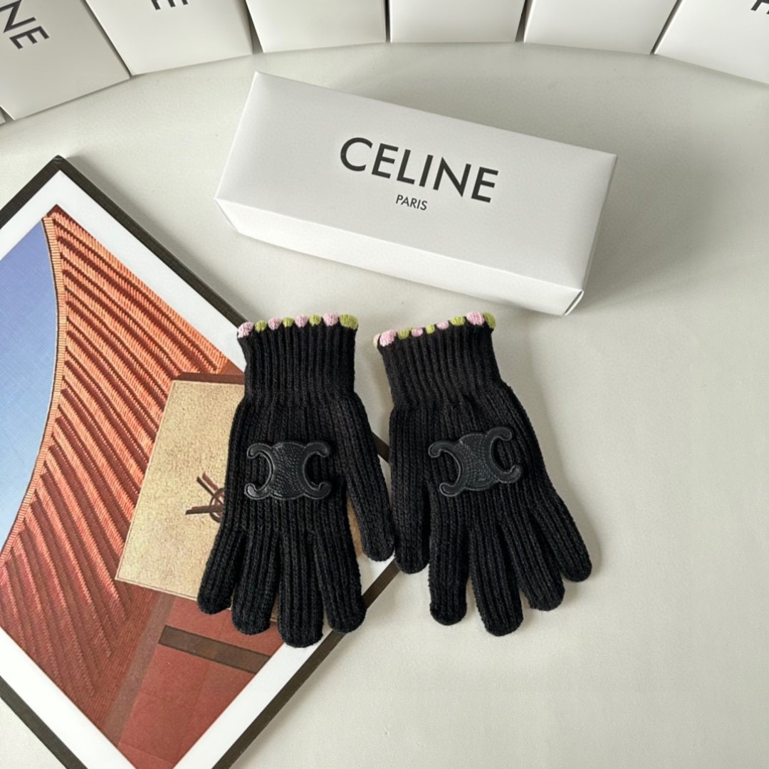 配包装Celine（赛琳）新品手套，时尚手套，秋冬必备，经典简洁💕上手超舒适柔软、百搭！