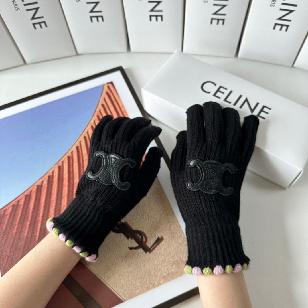 配包装Celine（赛琳）新品手套，时尚手套，秋冬必备，经典简洁💕上手超舒适柔软、百搭！