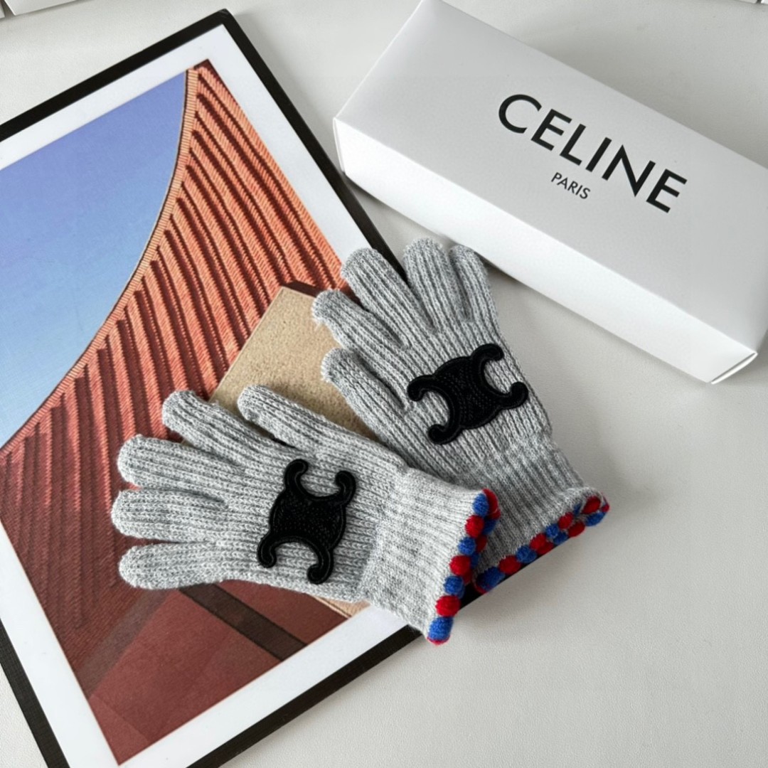配包装Celine（赛琳）新品手套，时尚手套，秋冬必备，经典简洁💕上手超舒适柔软、百搭！