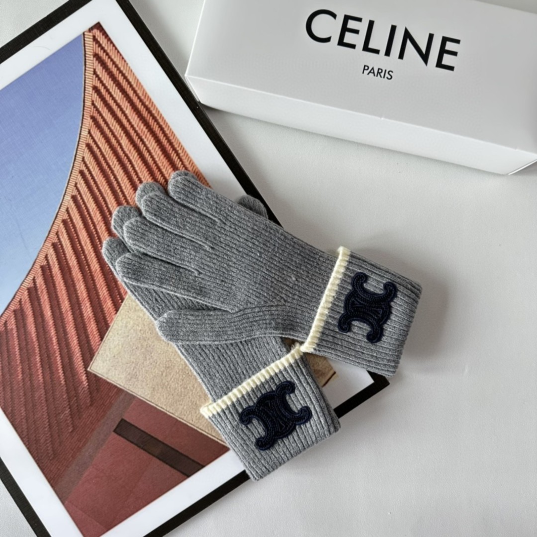 配包装Celine（赛琳）新品手套，时尚手套，秋冬必备，经典简洁💕上手超舒适柔软、百搭！