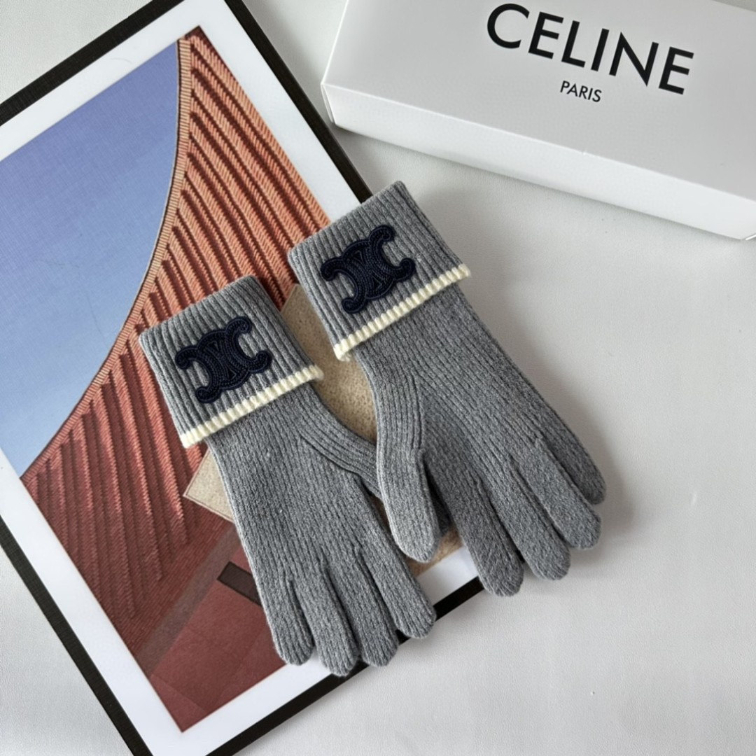 配包装Celine（赛琳）新品手套，时尚手套，秋冬必备，经典简洁💕上手超舒适柔软、百搭！