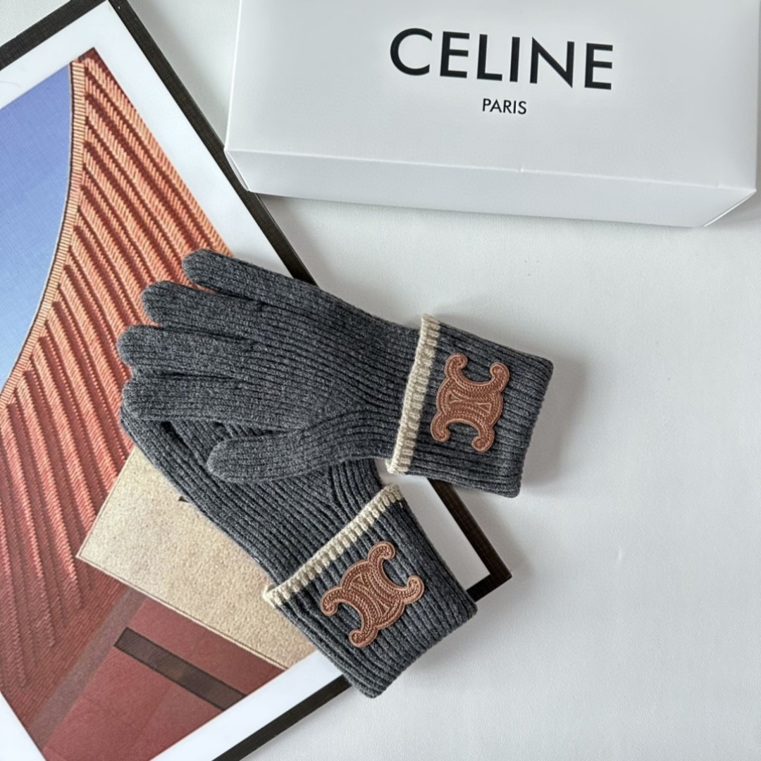 配包装Celine（赛琳）新品手套，时尚手套，秋冬必备，经典简洁💕上手超舒适柔软、百搭！