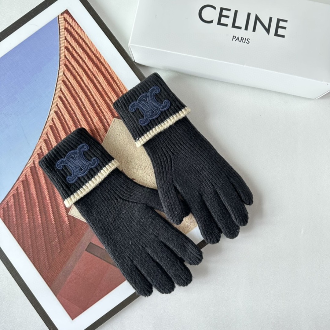 配包装Celine（赛琳）新品手套，时尚手套，秋冬必备，经典简洁💕上手超舒适柔软、百搭！
