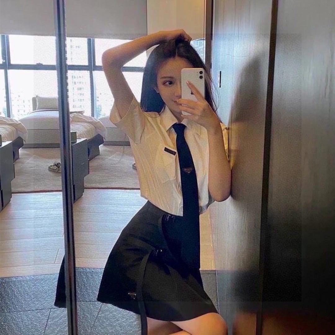 MP125 PACKAGING PRADA’S BLOWN-UP MONEY ON THE P-BAND. A STYLISH, HAND-TO-HAND COMBINATION - 图片 4