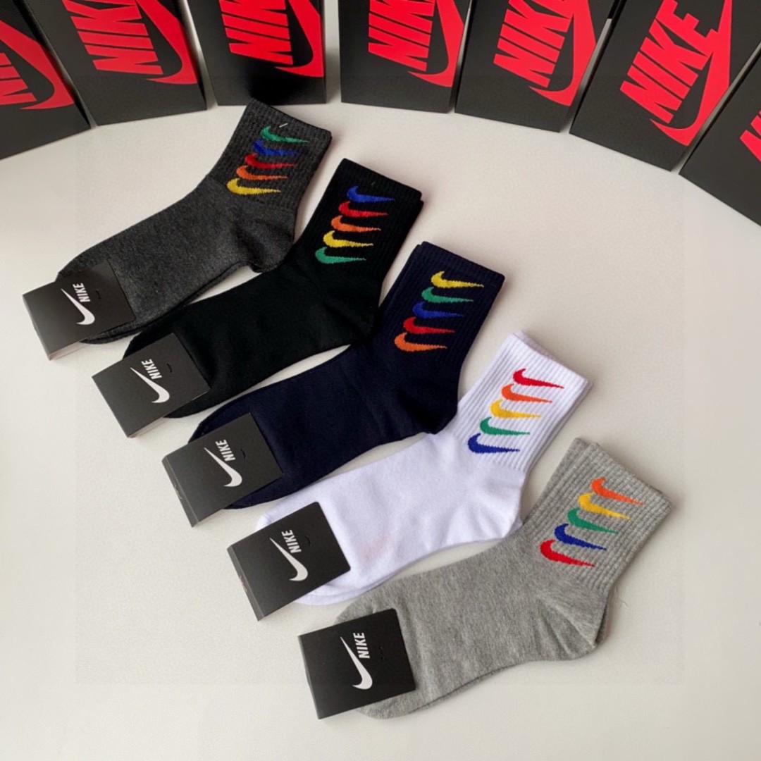 💛配包装NIKE（耐克）新款经典中筒堆堆袜袜子！一盒五双， 专柜同步筒袜袜子，💛大牌出街，潮人必备🔥超好