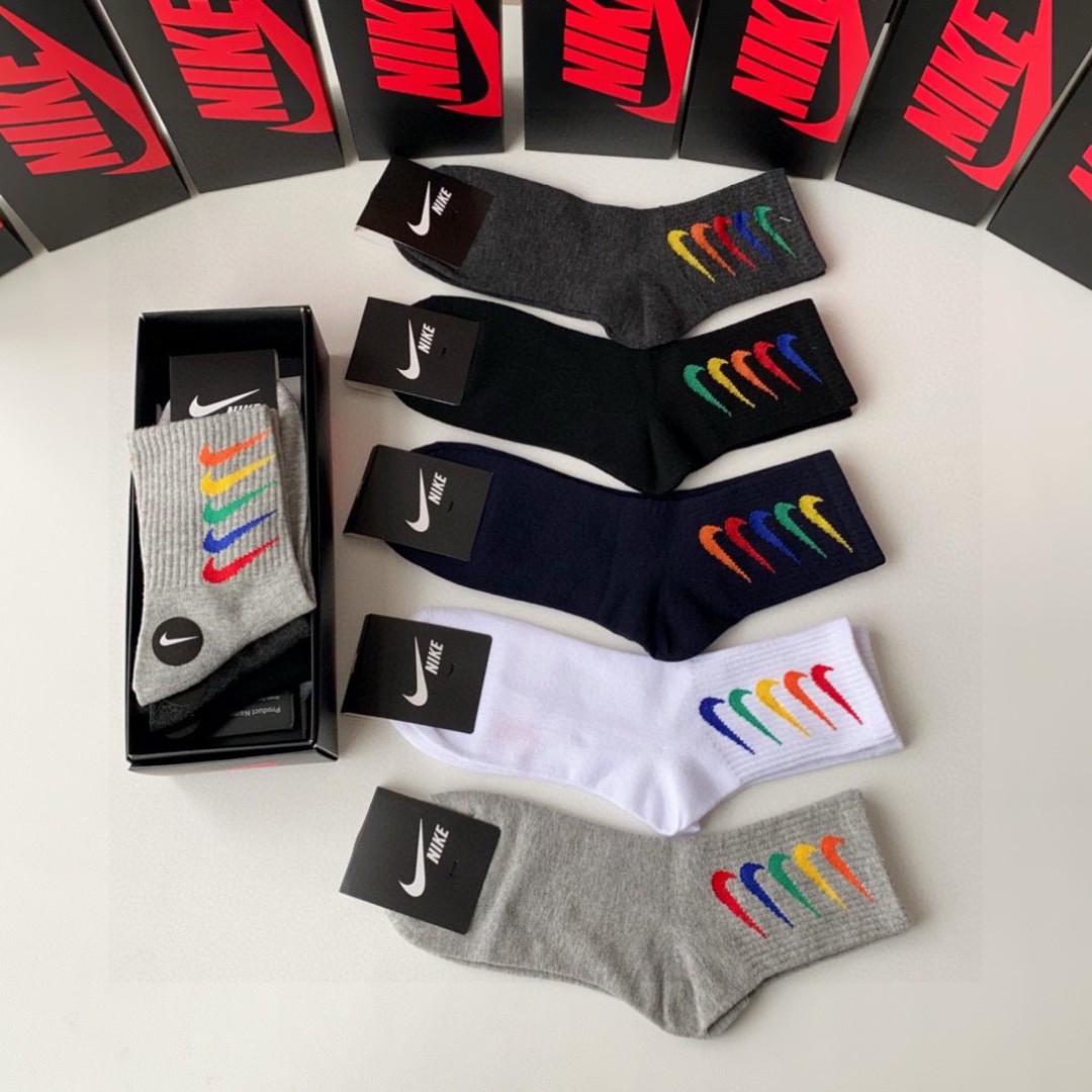 💛配包装NIKE（耐克）新款经典中筒堆堆袜袜子！一盒五双， 专柜同步筒袜袜子，💛大牌出街，潮人必备🔥超好