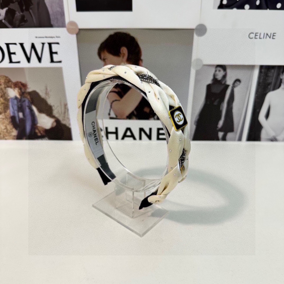 NO:300627,Specially equipped with counter packaging Chanel (Chanel) latest twisted hairband Exclusive custom fabric High-end texture Big brand aura hairpins, hairpins, chanel, chanel, hairpins19860909特 配专柜包装 Chanel（香奈儿）最新麻花发箍 独家定制面料 高级质感 大牌气场十足发夹,发夹,chanel,chanel,hairpins,accessory