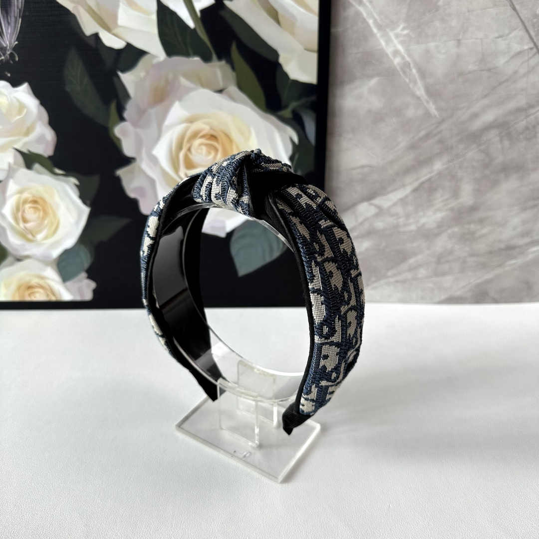 NO:370982,Specially equipped with counter packaging DIOR (Dio) latest old-fashioned hairband, fairy, quick purchase, special material, no head, salt or sweet~ hairpins, hairpins, dior, dior, hairpins19860909特 配专柜包装 DIOR（迪奥）最新老花发箍 小仙女快入手 特殊材质 不嘞头 可盐可甜～发夹,发夹,dior,dior,hairpins,accessory