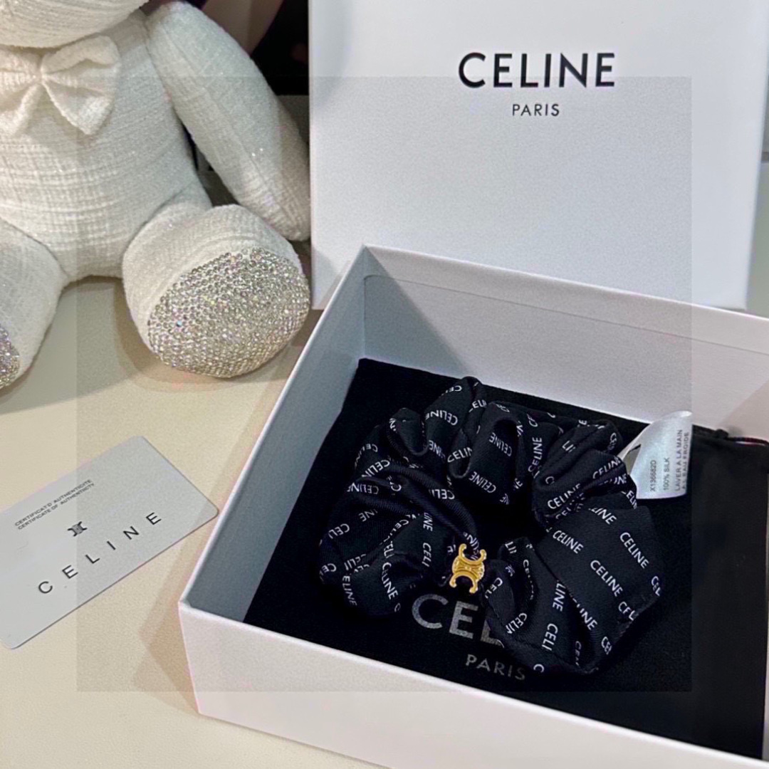  （单个）配全套包装
CELINE（赛琳）爆款宫廷风真丝发圈，专柜款出货
一看就特别高档 超级百搭 必须