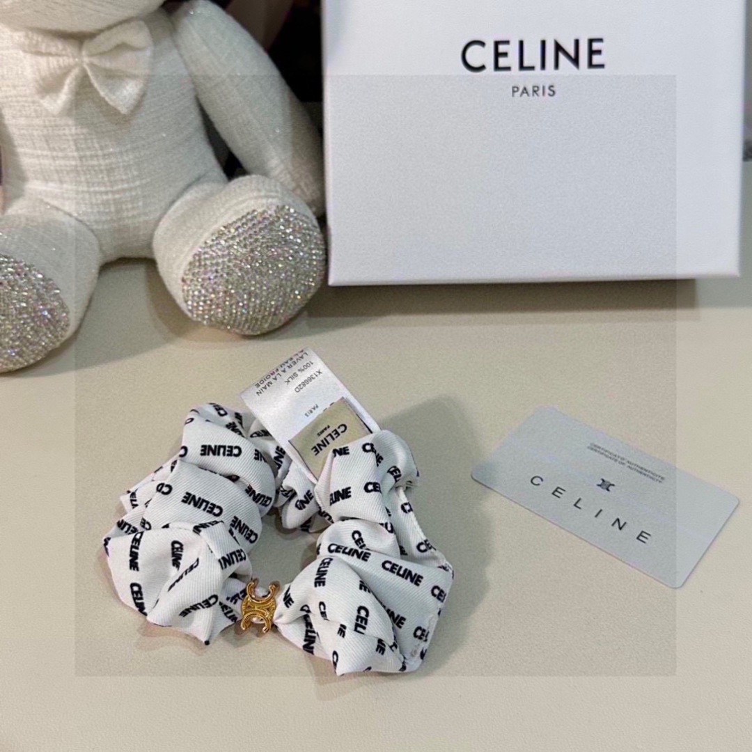  （单个）配全套包装
CELINE（赛琳）爆款宫廷风真丝发圈，专柜款出货
一看就特别高档 超级百搭 必须