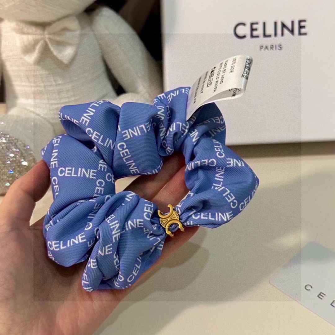  （单个）配全套包装
CELINE（赛琳）爆款宫廷风真丝发圈，专柜款出货
一看就特别高档 超级百搭 必须