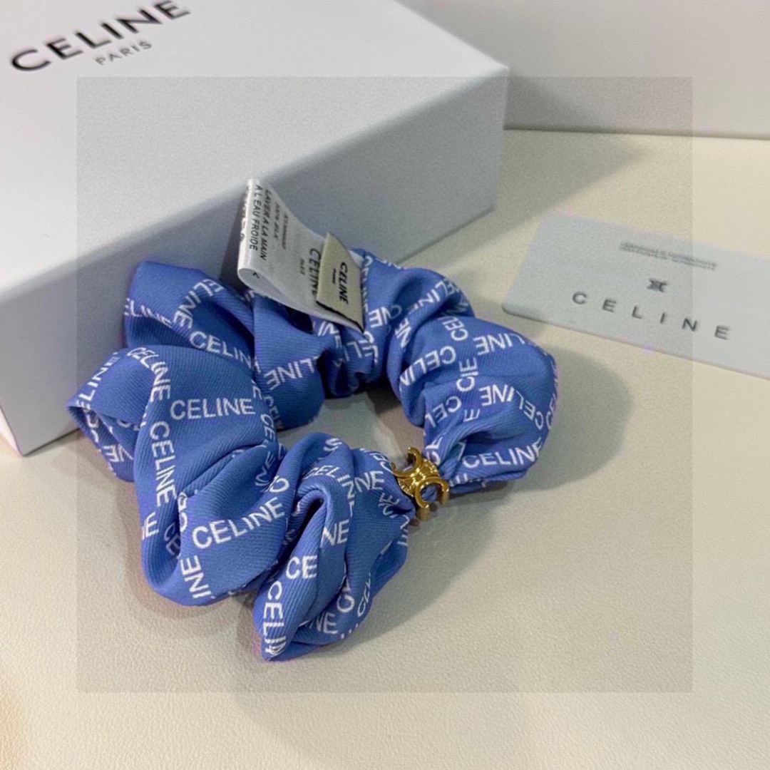  （单个）配全套包装
CELINE（赛琳）爆款宫廷风真丝发圈，专柜款出货
一看就特别高档 超级百搭 必须
