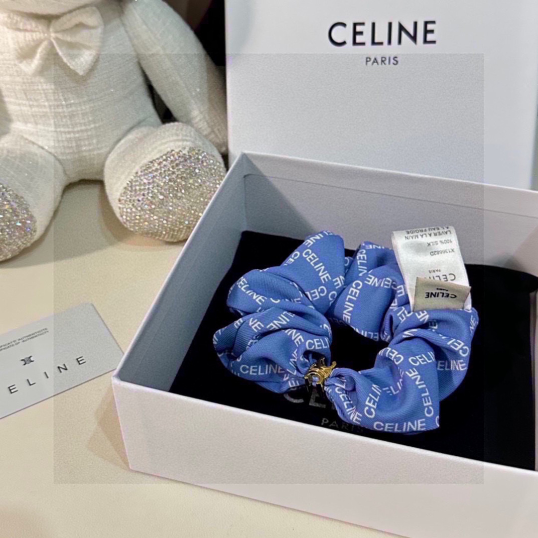  （单个）配全套包装
CELINE（赛琳）爆款宫廷风真丝发圈，专柜款出货
一看就特别高档 超级百搭 必须