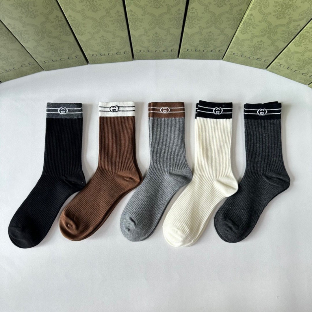 NO:297965,Special package Gucci new mid-length stacked socks!  One box of five pairs, counter synchronous socks, big brands on the street, trendy people must have super easy to match socks, stockings, socks, gucci, gucci, socks19860909特 配包装 Gucci（古驰）新款中长款堆堆袜袜子！一盒五双, 专柜同步筒款袜子,大牌出街,潮人必备超好搭袜子,丝袜,袜子,gucci,gucci,socks,accessory