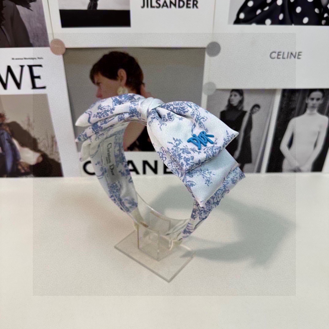 NO:300768,Specially equipped with counter packaging DIOR (Dio) latest hairband, fairy quick to buy, special material, no head, salt or sweet~ hairpins, hairpins, dior, dior, hairpins19860909特 配专柜包装 DIOR（迪奥）最新发箍 小仙女快入手 特殊材质 不嘞头 可盐可甜～发夹,发夹,dior,dior,hairpins,accessory