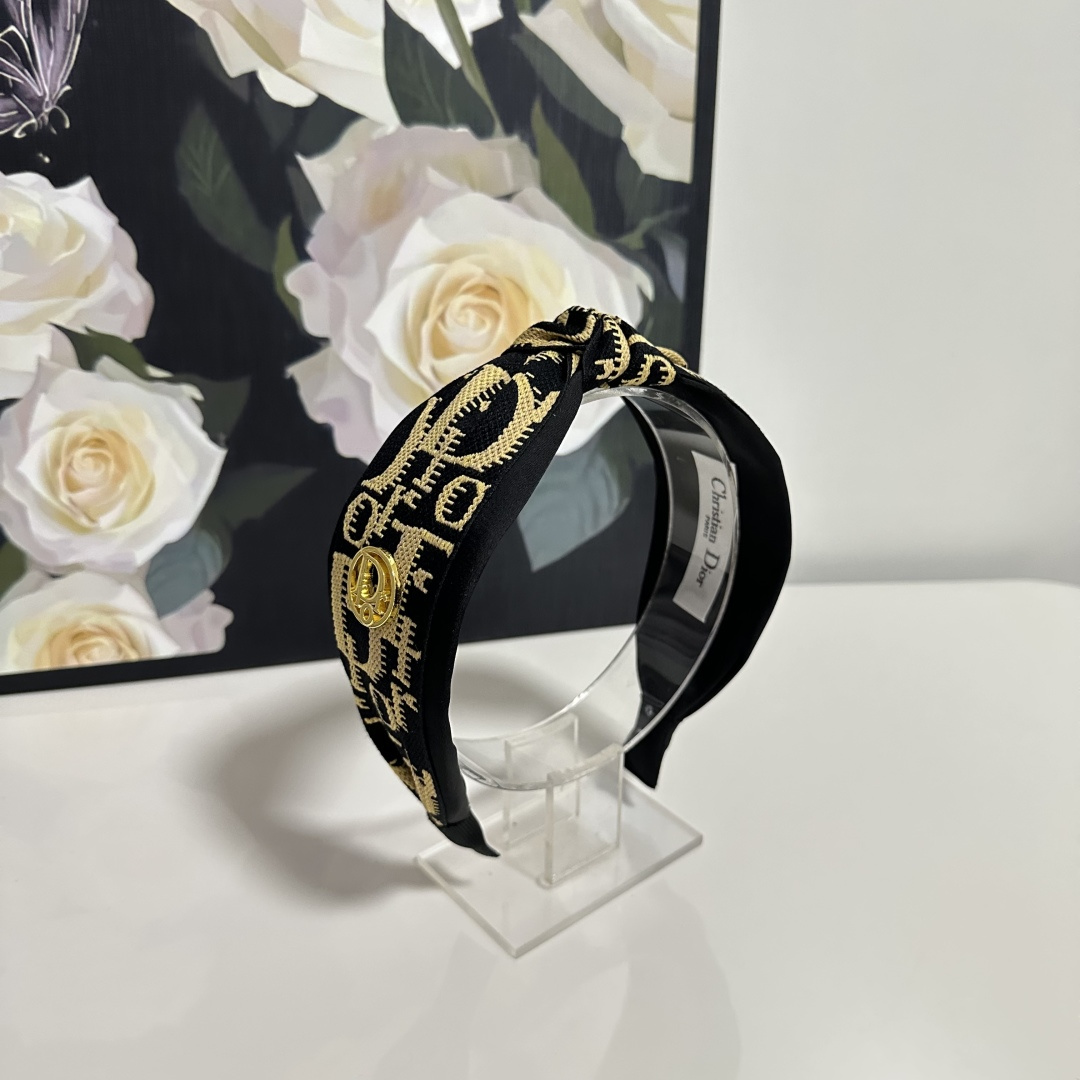 NO:300796,Specially equipped with counter packaging DIOR (Dio) latest old-fashioned hairband, fairy, quick purchase, special material, no head, salt or sweet~ hairpins, hairpins, dior, dior, hairpins19860909特 配专柜包装 DIOR（迪奥）最新老花发箍 小仙女快入手 特殊材质 不嘞头 可盐可甜～发夹,发夹,dior,dior,hairpins,accessory