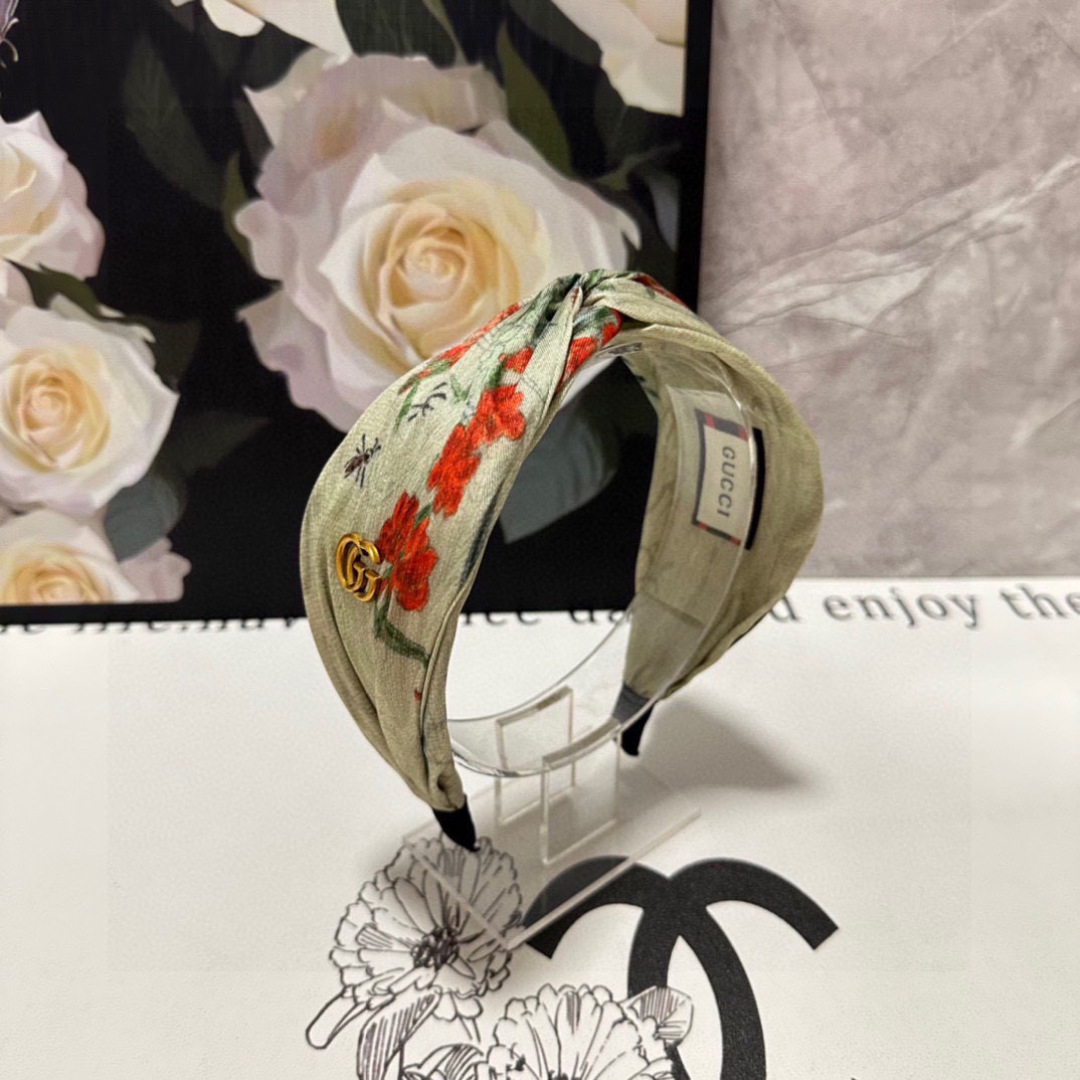 NO:300785,Specially equipped with counter packaging Gucci (Gucci) latest flower hairband, fairy, quick purchase, special material, no head, salt or sweet~ hairpins, hairpins, gucci, gucci, hairpins19860909特 配专柜包装 Gucci（古驰）最新花卉发箍 小仙女快入手 特殊材质 不嘞头 可盐可甜～发夹,发夹,gucci,gucci,hairpins,accessory