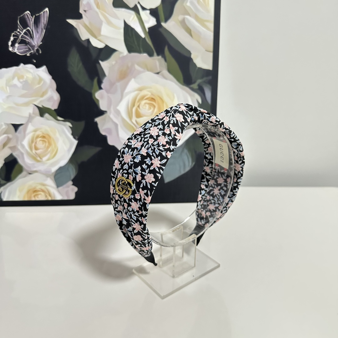 NO:300797,Specially equipped with counter packaging Gucci (Gucci) latest floral hairband, fairy, quick to buy, special material, no head, salt or sweet~ hairpins, hairpins, gucci, gucci, hairpins19860909特 配专柜包装 Gucci（古驰）最新碎花发箍 小仙女快入手 特殊材质 不嘞头 可盐可甜～发夹,发夹,gucci,gucci,hairpins,accessory