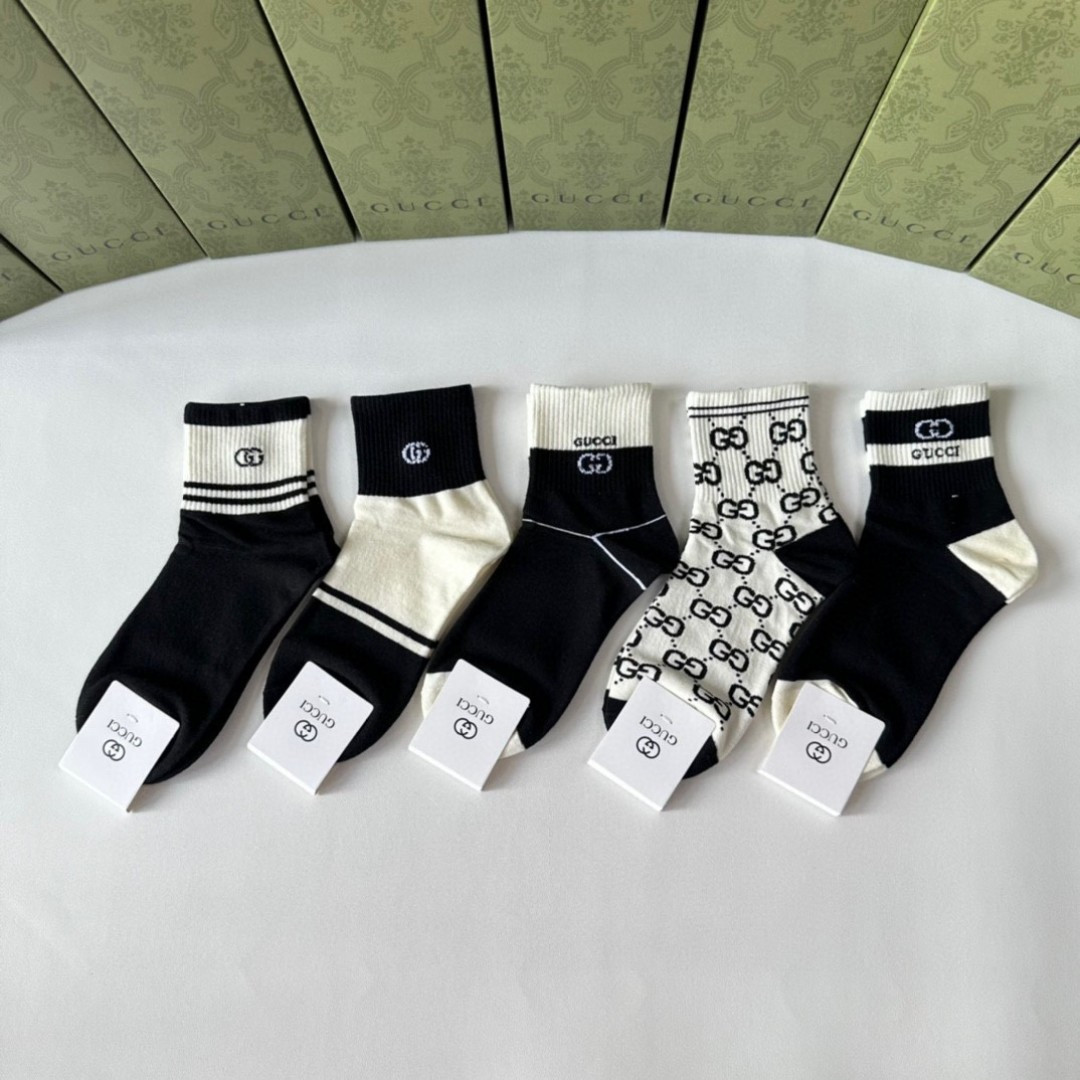 NO:298122,Specially equipped with counter packaging Gucci (Gucci) new mid-length stacked socks and socks!  One box of five pairs, counter synchronous socks, big brands on the street, trendy people must have super easy to match socks, stockings, socks, gucci, gucci, socks19860909特 配专柜包装 Gucci（古驰）新款中长款堆堆袜袜子！一盒五双,专柜同步筒袜袜子,大牌出街,潮人必备超好搭袜子,丝袜,袜子,gucci,gucci,socks,accessory